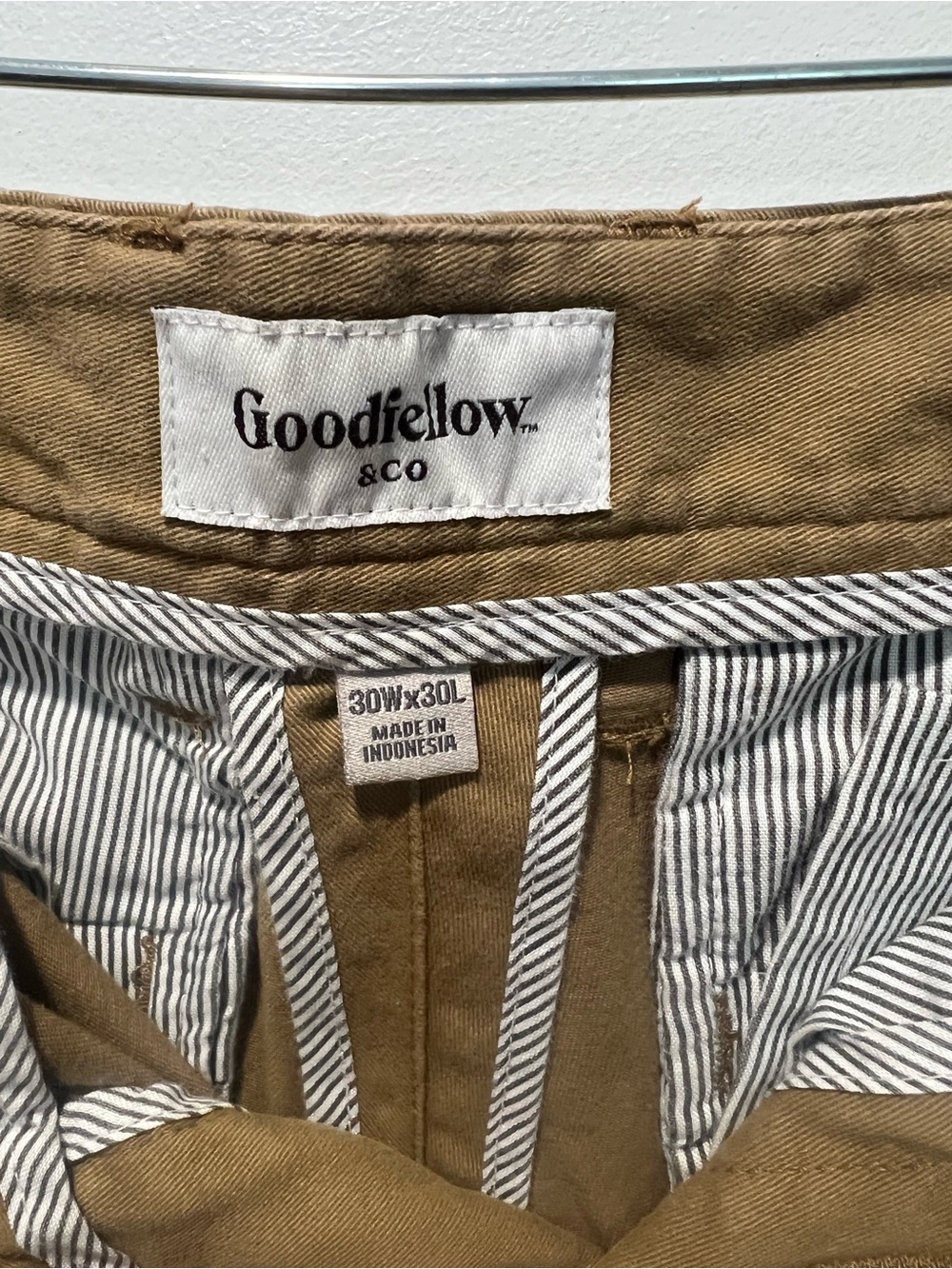 Men's Goodfellow Khaki Chino Pants - Size 30 - Picture 4 of 7